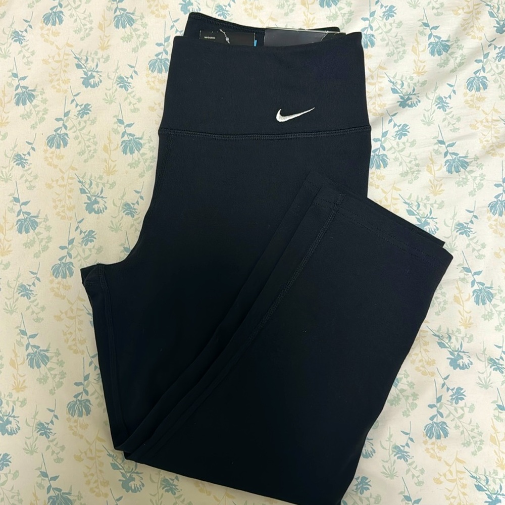 Nike Legend Tight Fit Active Legging